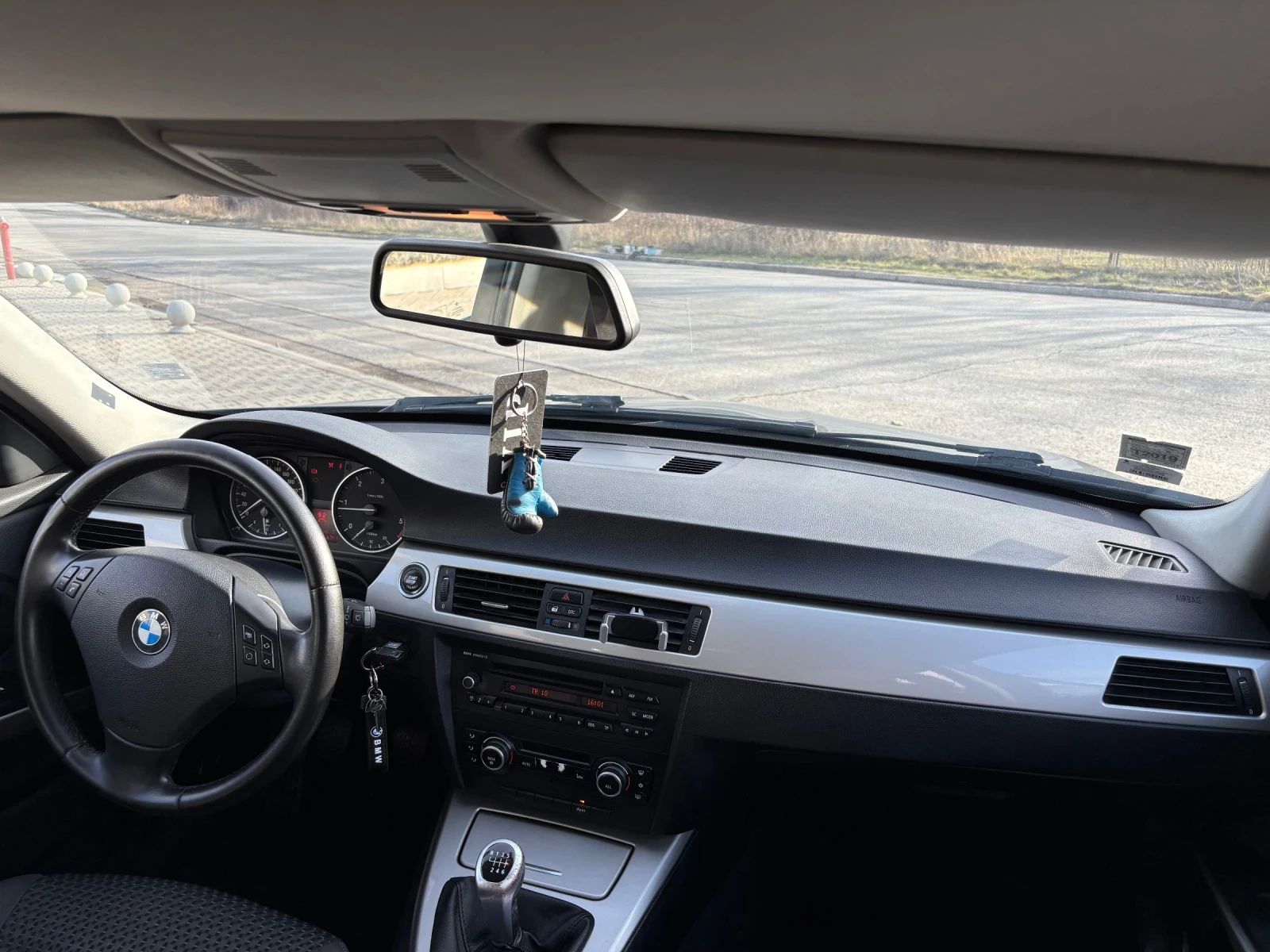 BMW 318 D //Facelift// EDITON, снимка 13 - Автомобили и джипове - 53938890