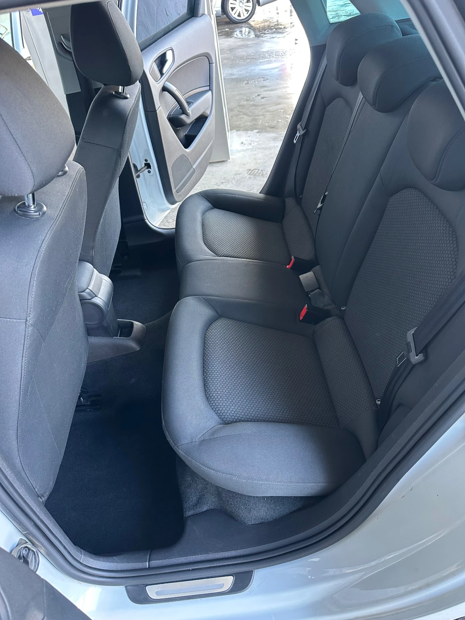 Audi A1 1.6 TDI | Facelift | S line | BOSE | 116к.с., снимка 16 - Автомобили и джипове - 54642621