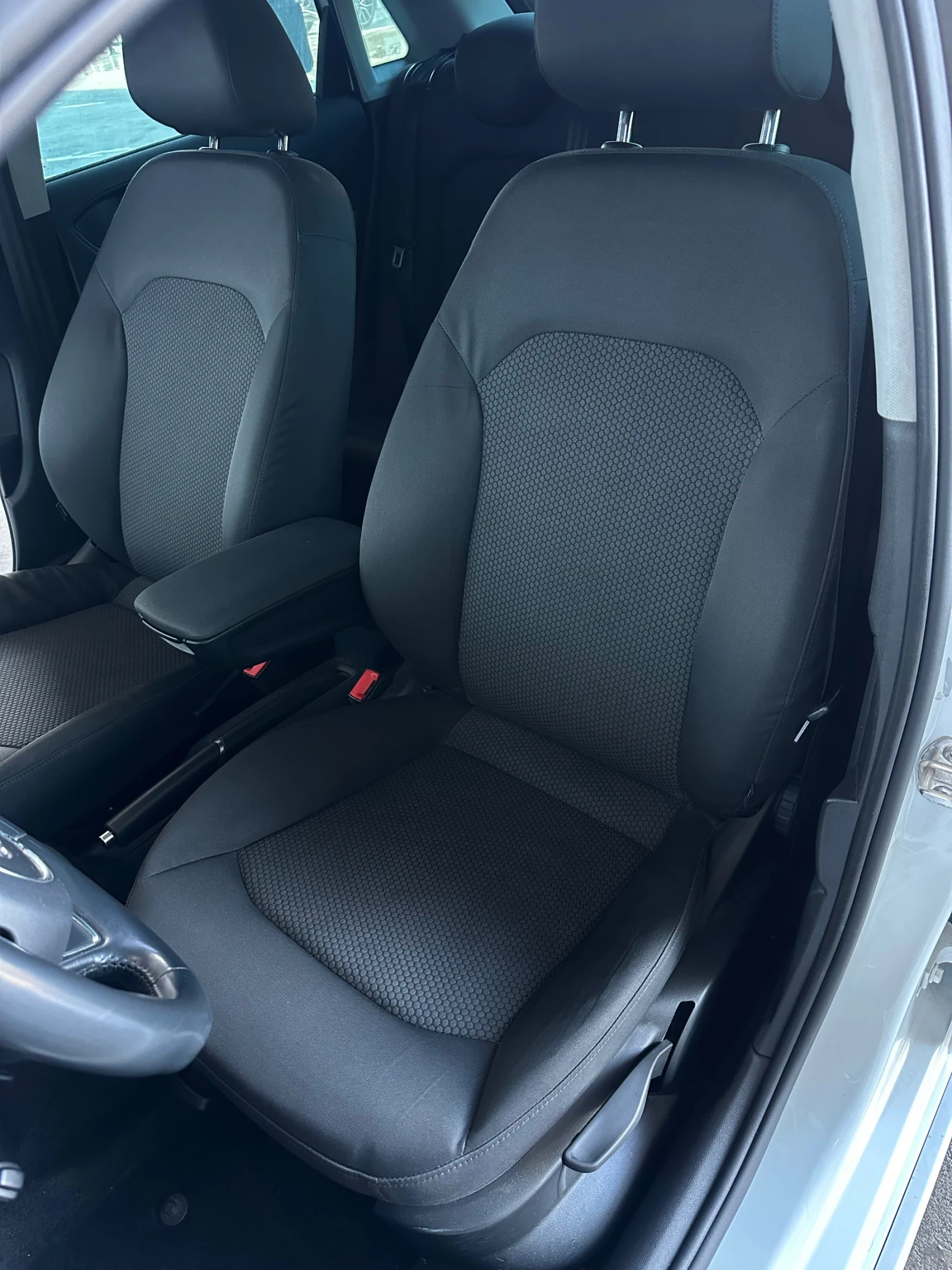 Audi A1 1.6 TDI | Facelift | S line | BOSE | 116к.с., снимка 13 - Автомобили и джипове - 54642621