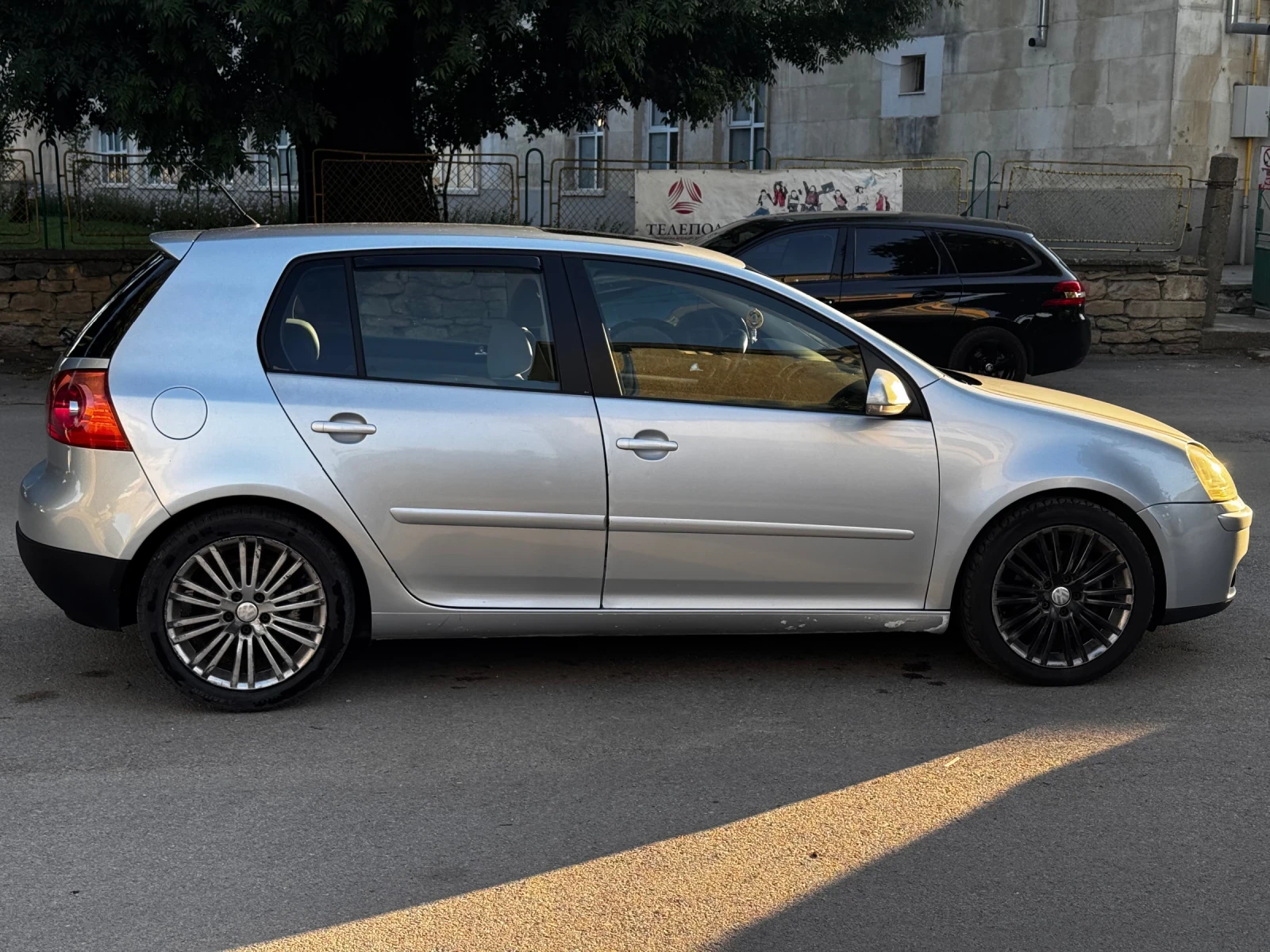 VW Golf 2.0 TDI, снимка 2 - Автомобили и джипове - 55067693