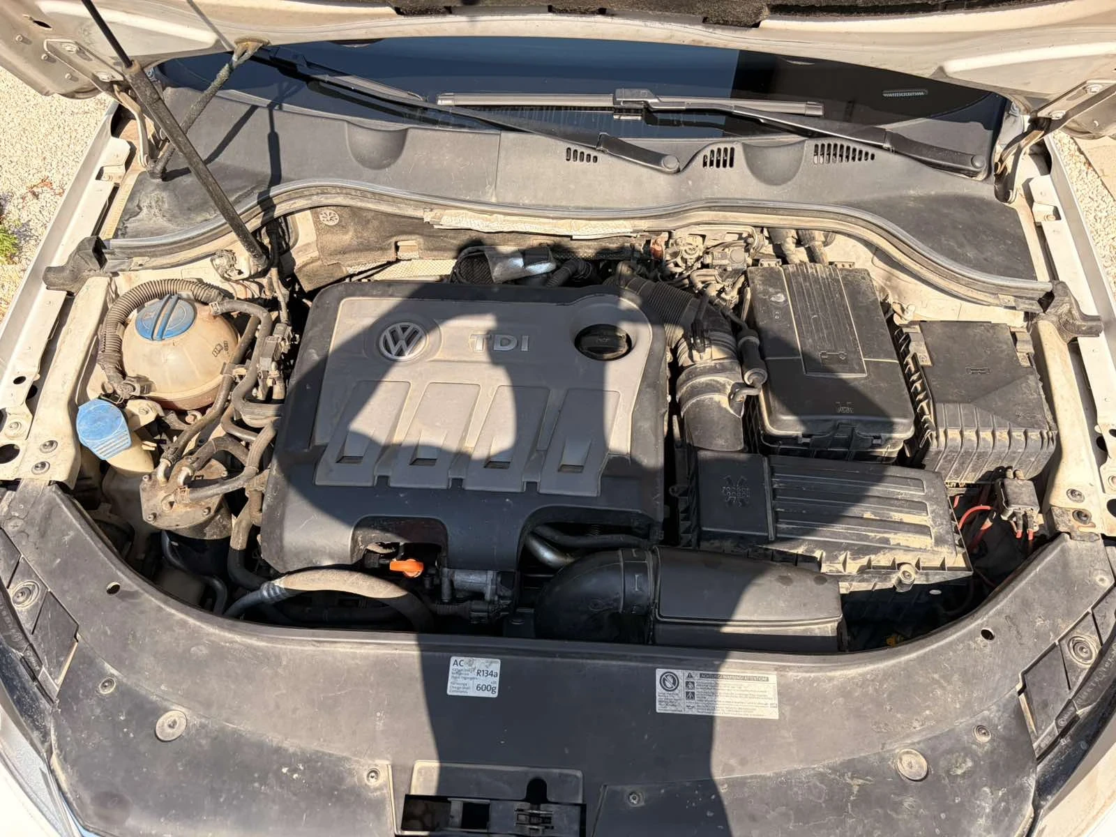 VW Passat 2.0TDI, снимка 10 - Автомобили и джипове - 55747500