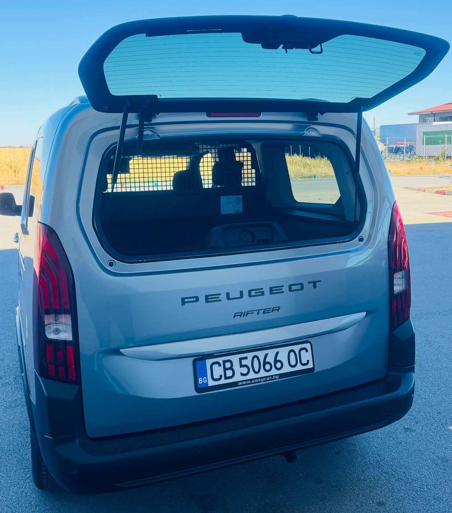 Peugeot Rifter, снимка 9 - Автомобили и джипове - 56344795