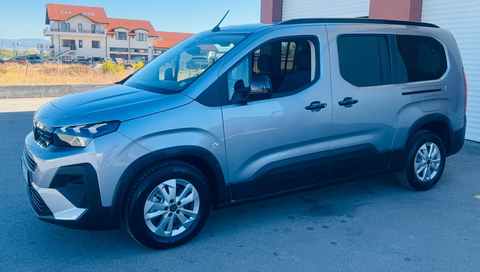 Peugeot Rifter, снимка 4 - Автомобили и джипове - 56344795