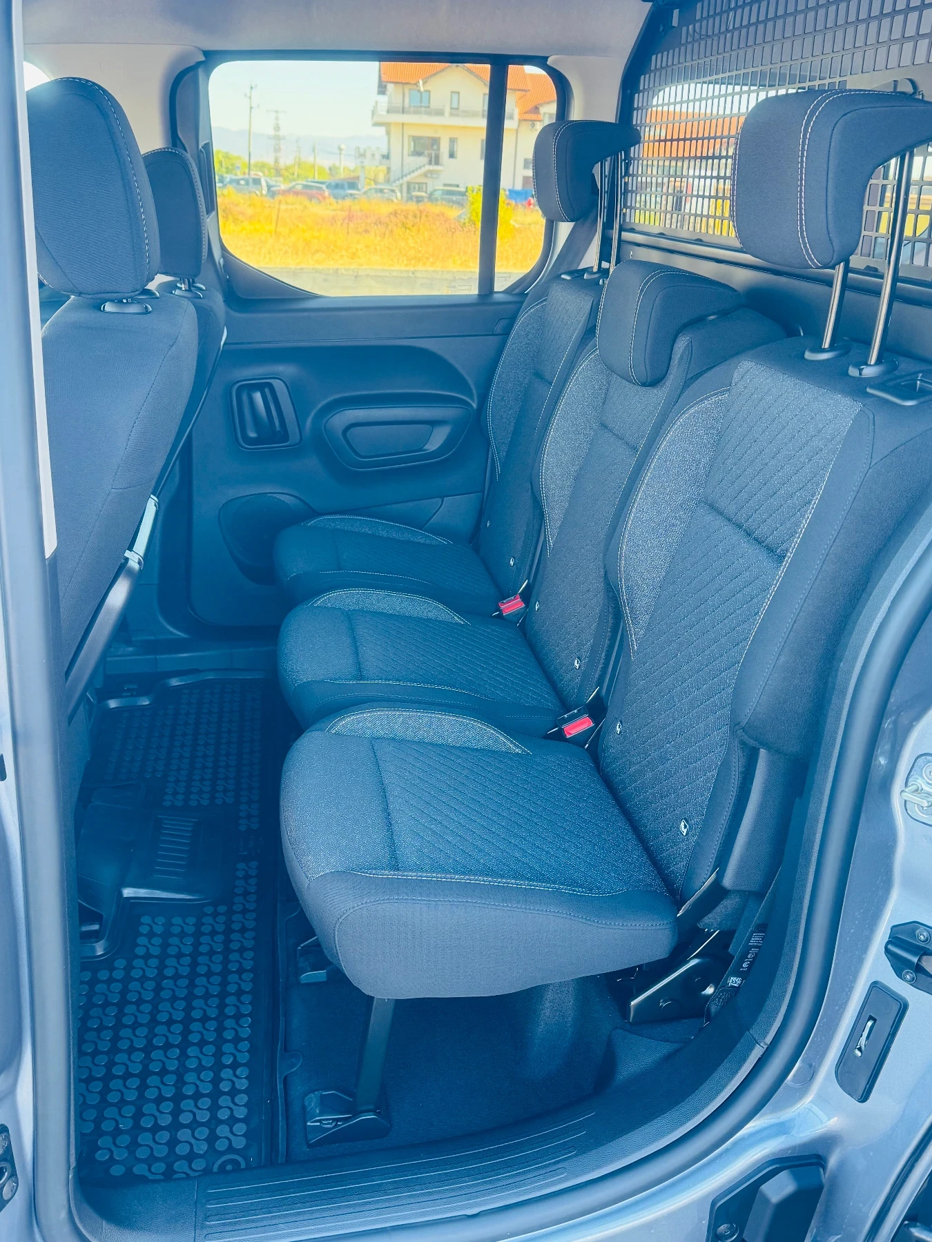 Peugeot Rifter, снимка 11 - Автомобили и джипове - 56344795