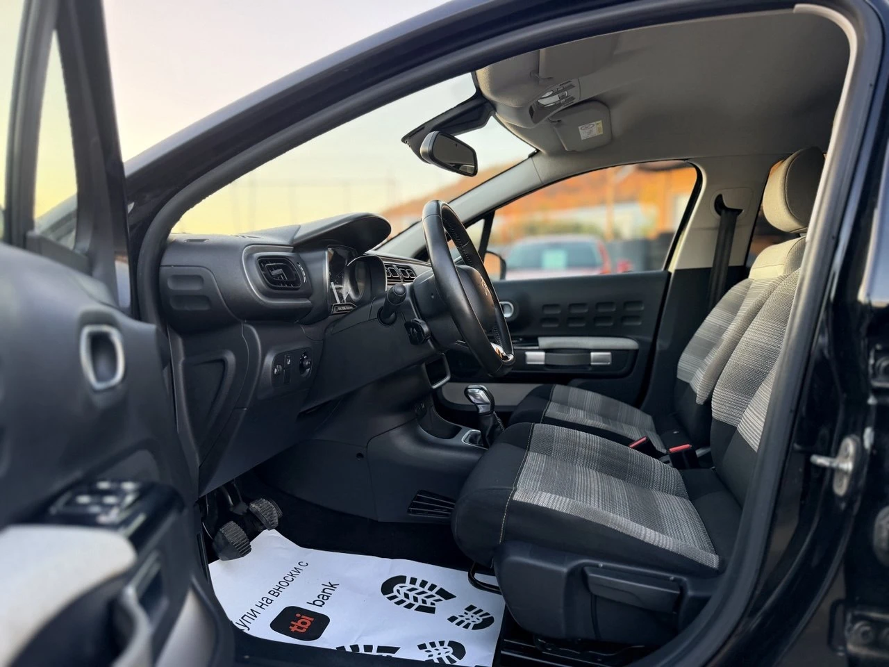Citroen C3 1.2PureTech NAVI, снимка 9 - Автомобили и джипове - 56629657