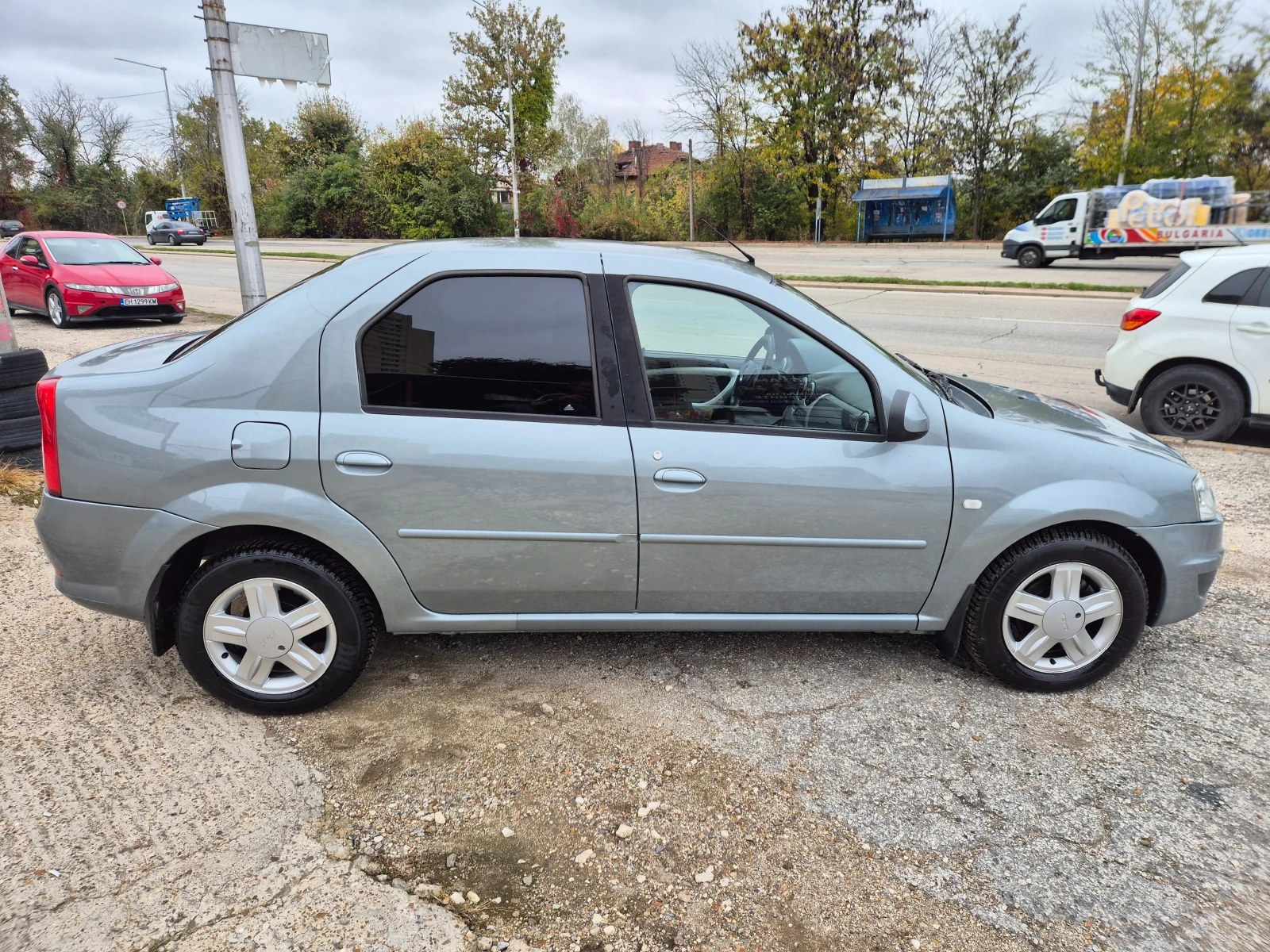 Dacia Logan 1.6i, 105k.s, KLIMATIK, снимка 4 - Автомобили и джипове - 56653133