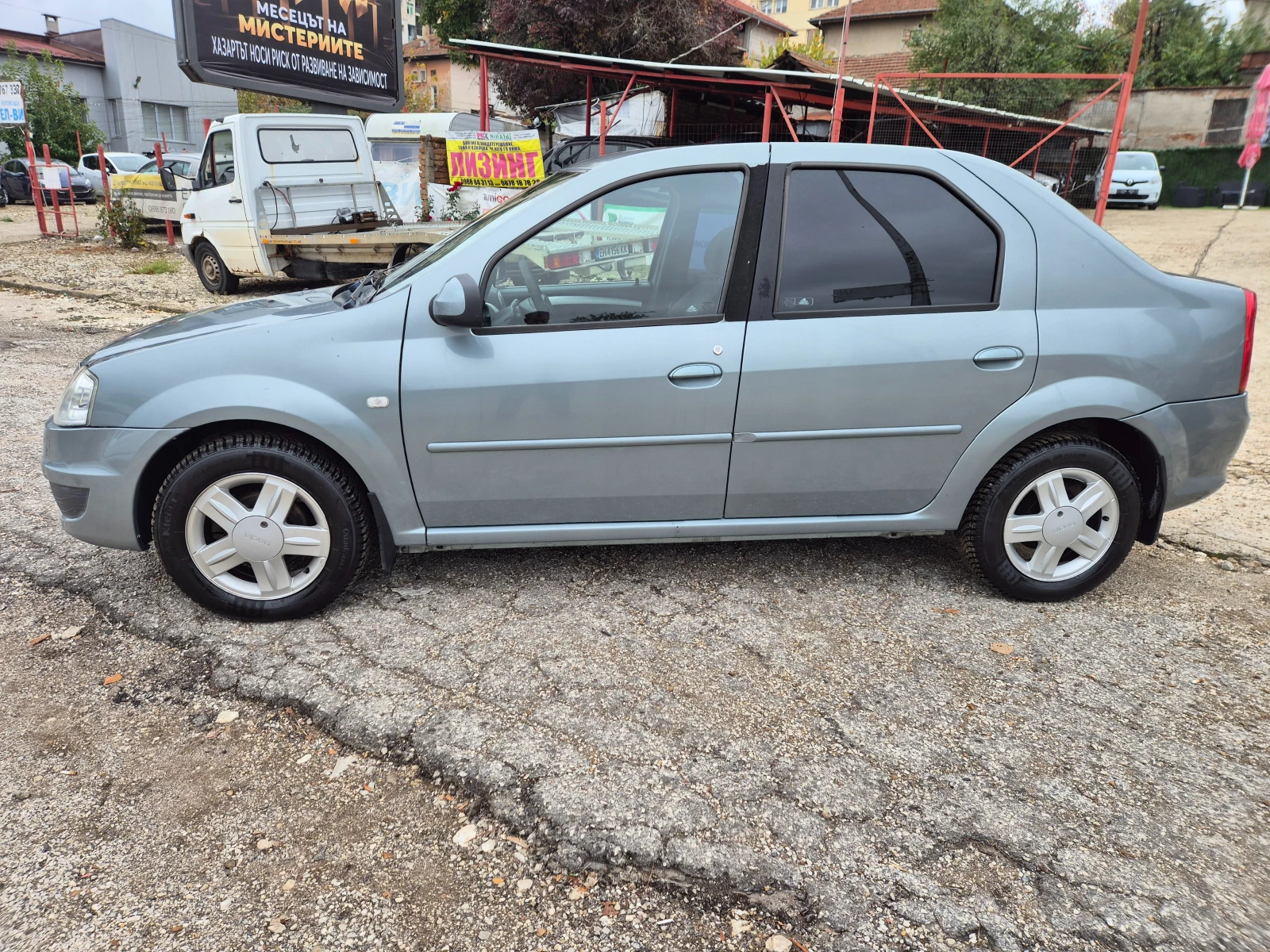 Dacia Logan 1.6i, 105k.s, KLIMATIK, снимка 8 - Автомобили и джипове - 56653133