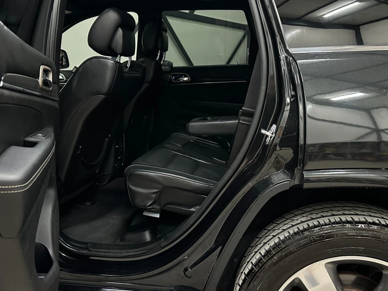 Jeep Grand cherokee * 3.6* OVERLAND* ПОДГРЕВ* ОБДУХ* МЪРТВИ ТОЧКИ* , снимка 13 - Автомобили и джипове - 49801774