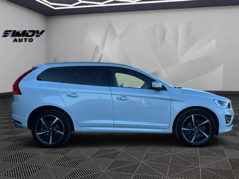Volvo XC60 3.0T6 R-DESIGN ДИСТРОНИК KEYLESSGO КАМЕРА SWISS, снимка 6 - Автомобили и джипове - 52415247