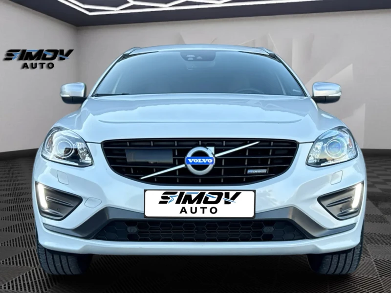 Volvo XC60 3.0T6 R-DESIGN ДИСТРОНИК KEYLESSGO КАМЕРА SWISS, снимка 5 - Автомобили и джипове - 52415247