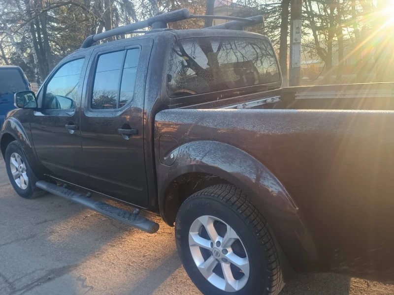 Nissan Navara Crew(Dual) Cab, снимка 5 - Автомобили и джипове - 53217649