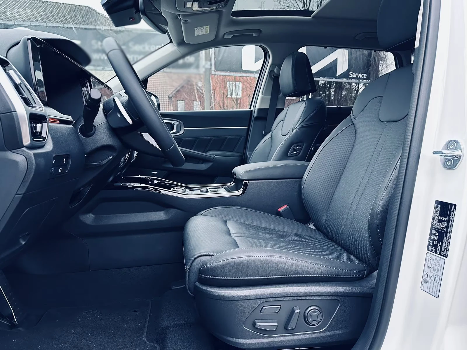 Kia Sorento 1.6HYBRID-PLATINUM/230HP/CAM/AHK/LED/ACC/PANO/137g - изображение 8