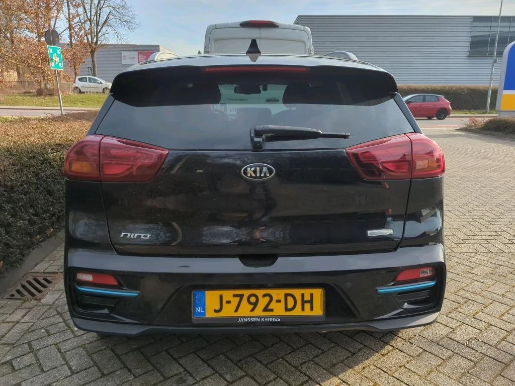 Kia Niro 64KWh/EXECUTIVE LINE/SOH100%/KIACONN/FULL! - изображение 6