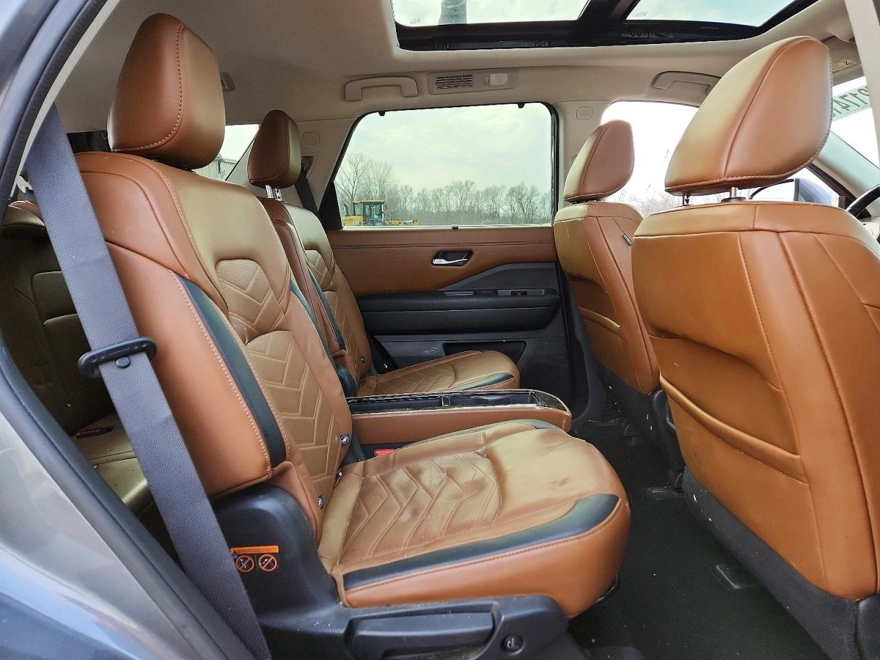 Nissan Pathfinder * PLATINUM* КОЖА* ПОДГРЕВ* ПАНОРАМА* ФИКСИРАНА ЦЕН, снимка 11 - Автомобили и джипове - 53936965