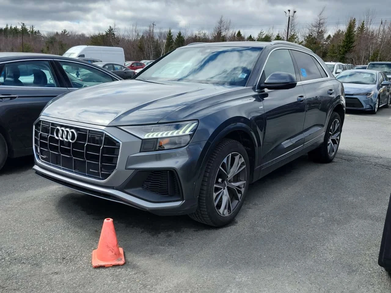 Audi Q8 * Technik * Обдухване * Pano * Дистроник * Carfax  | Auto.bg — изображение 1