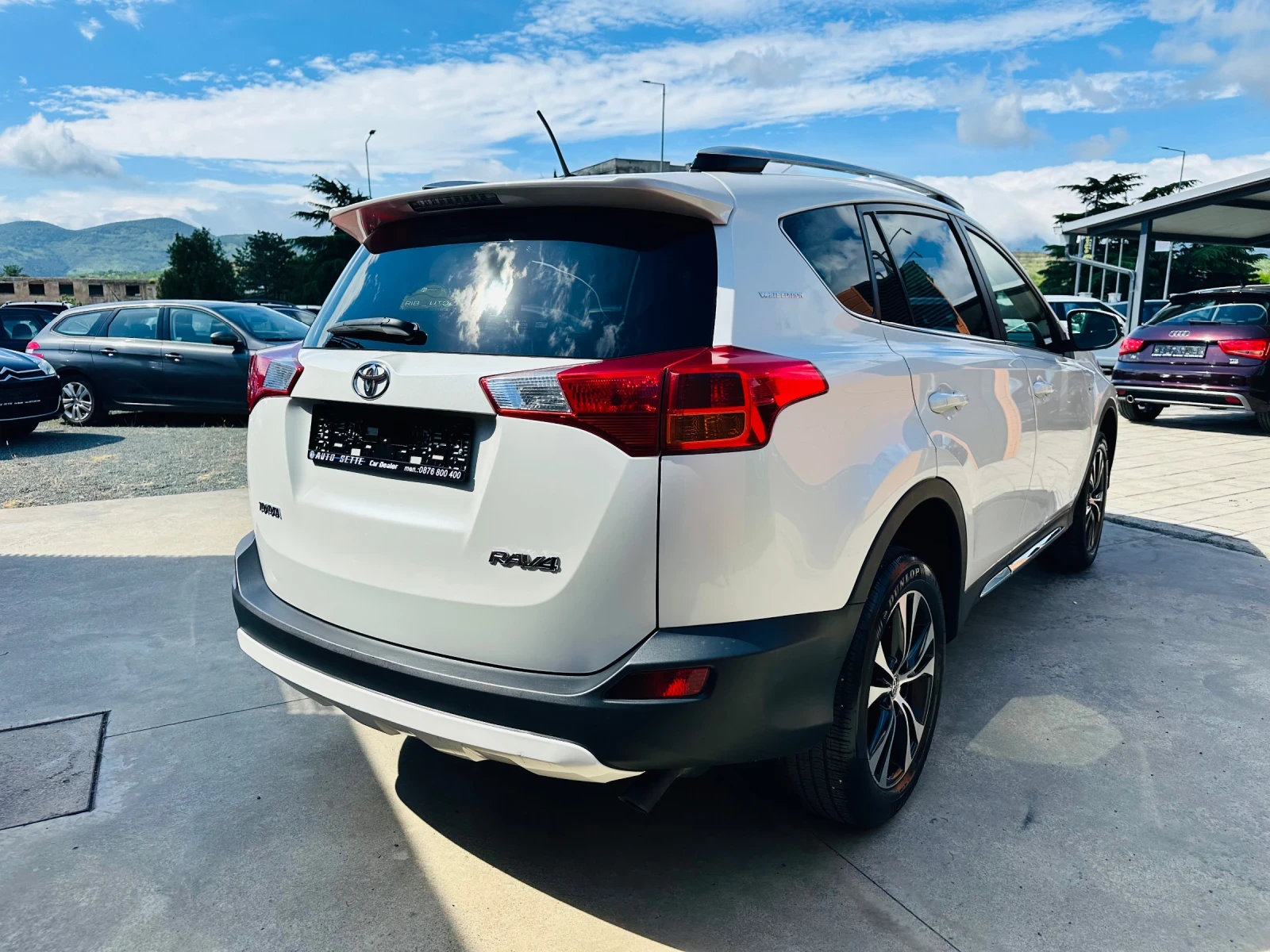 Toyota Rav4 D-4D/White Edition/Keyless/Камера, снимка 5 - Автомобили и джипове - 54653682
