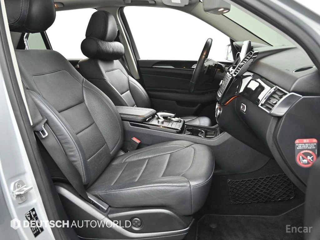 Mercedes-Benz GLE 350 AMG* PACK* ПОДГРЕВ* ОБДУХВАНЕ* КАМЕРА* КЕЙЛЕС* , снимка 12 - Автомобили и джипове - 54683747