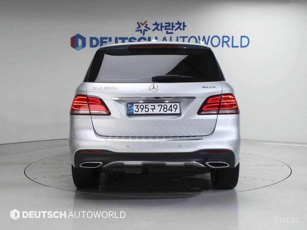 Mercedes-Benz GLE 350 AMG* PACK* ПОДГРЕВ* ОБДУХВАНЕ* КАМЕРА* КЕЙЛЕС* , снимка 4 - Автомобили и джипове - 54683747