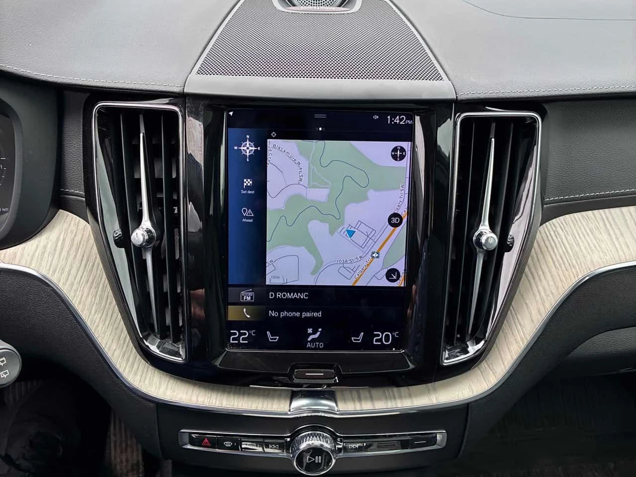 Volvo XC60 Inscription/360/HUD/Bowers&Wilkins, снимка 9 - Автомобили и джипове - 55085276