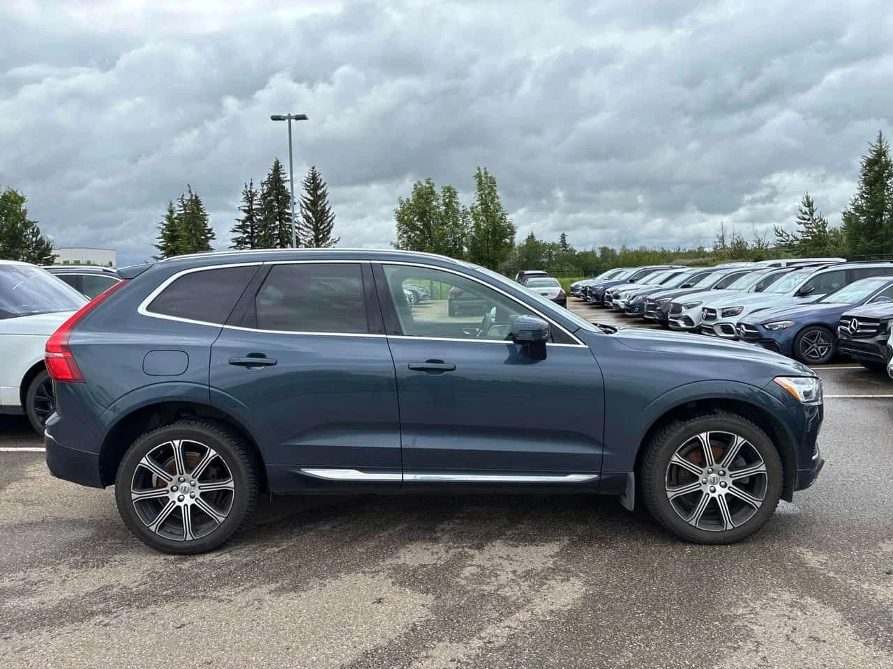 Volvo XC60 Inscription/360/HUD/Bowers&Wilkins, снимка 3 - Автомобили и джипове - 55085276