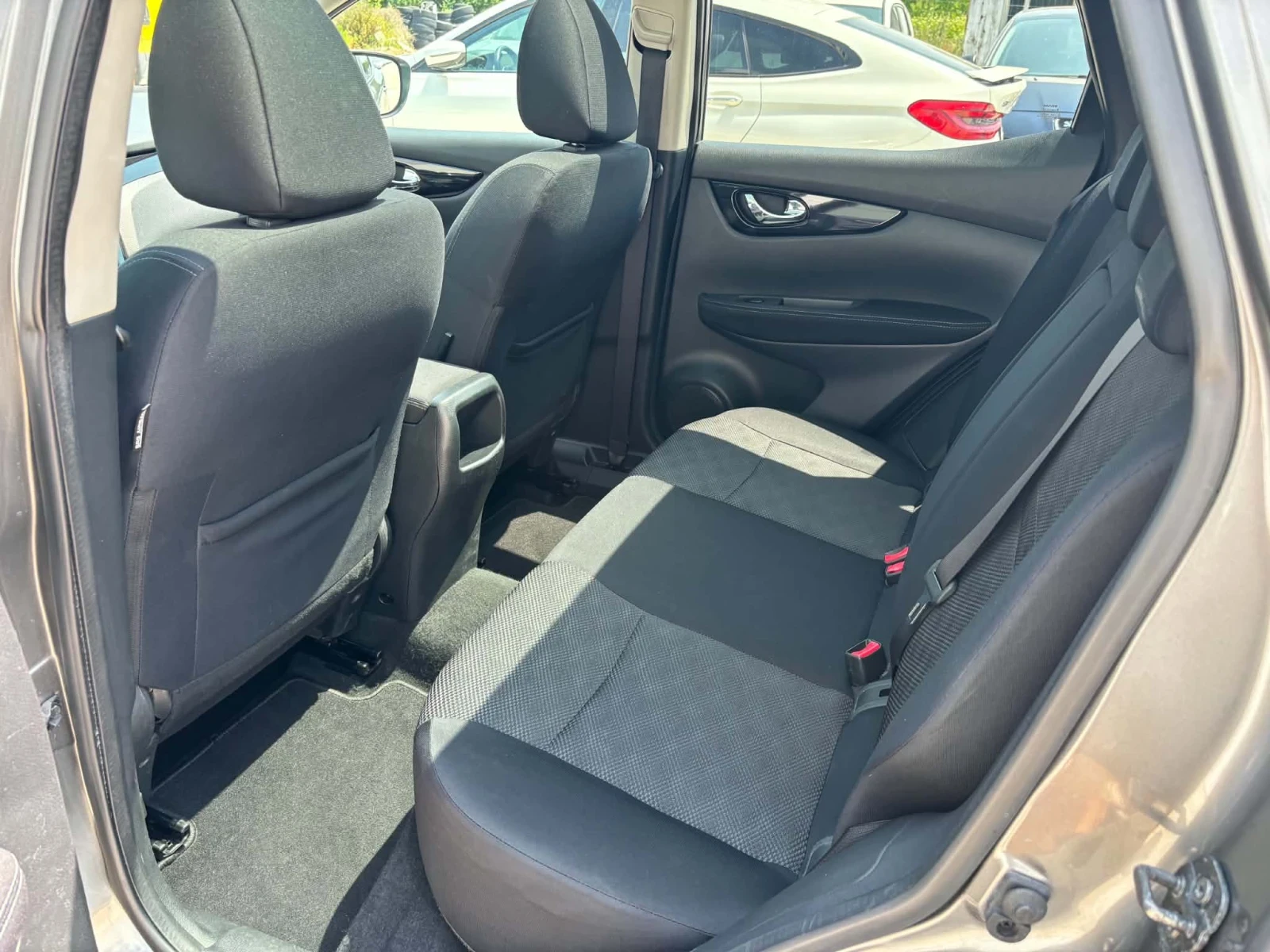 Nissan Qashqai 1.5dci 110k.c* Panorama* 6b* Navi* UNIKAT* , снимка 9 - Автомобили и джипове - 55289632