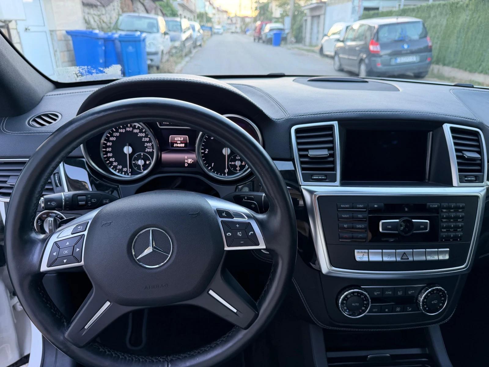 Mercedes-Benz ML 350 BlueTec AMG Package 360CAM , снимка 8 - Автомобили и джипове - 55959433