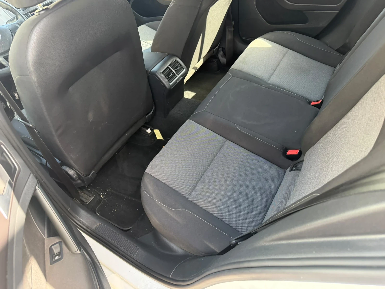VW Golf 1.6 TDI навигация , снимка 5 - Автомобили и джипове - 56293423