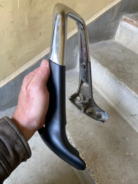 ����� �� �������� �� �������� sissy bar.
