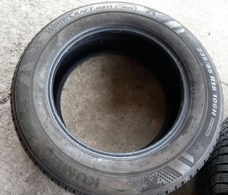 Гуми Зимни 235/65R18, снимка 7 - Гуми и джанти - 32907383