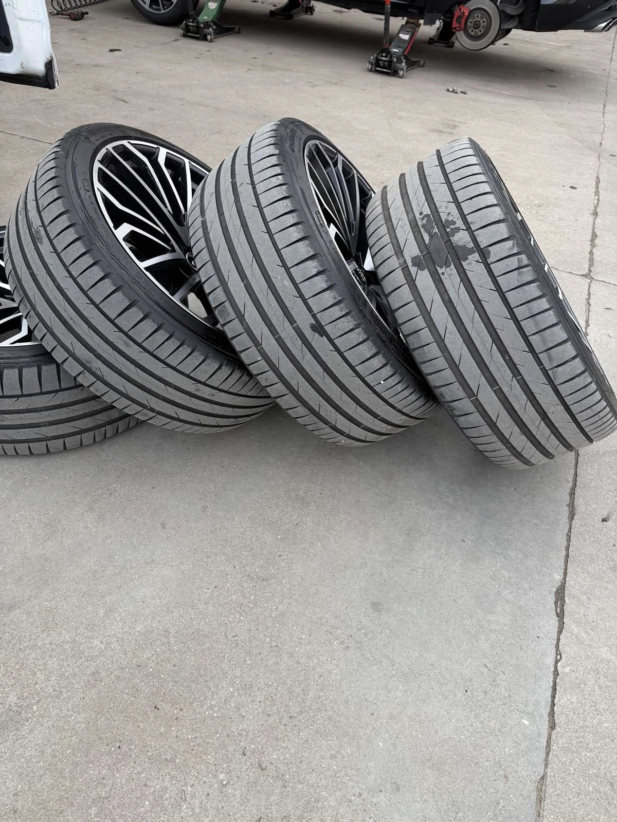    285/35R22  Audi SQ7 | Mobile.bg   11