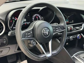 Alfa Romeo Giulia  NAV| BACKUP| FCW| PANO| CLEAN CARFAXX| * CARFAX *, снимка 6