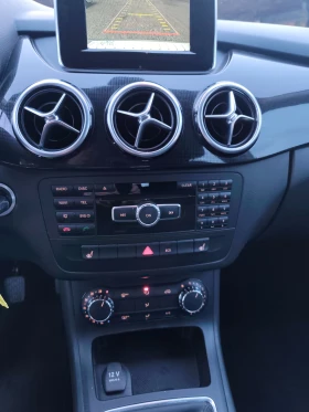 Mercedes-Benz B 180 i + Distronic+ Camera+ Navi+ Евро 6 - 8200 € / 16037.81 лв. - 17153590 13