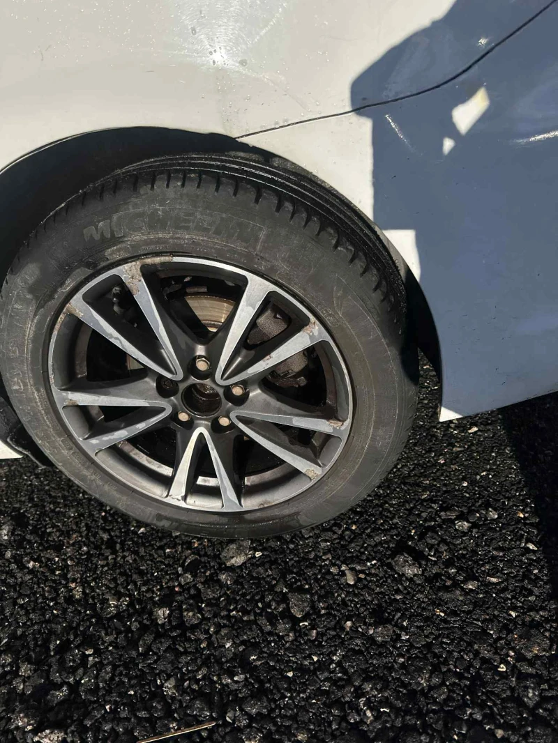 Toyota Avensis 2.0D-4D 124к.с Facelift , снимка 7 - Автомобили и джипове - 52982410