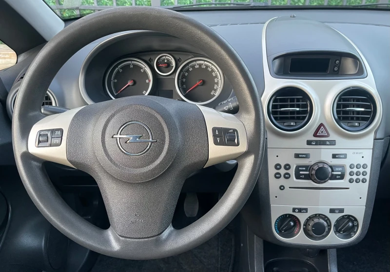 Opel Corsa 1.3 CDTI, снимка 14 - Автомобили и джипове - 47471335