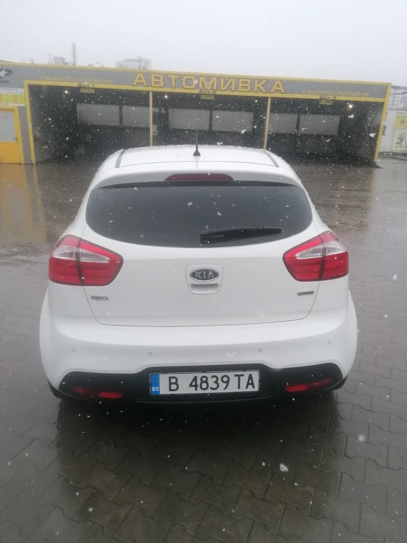 Kia Rio 1.4 CRDI, снимка 3 - Автомобили и джипове - 48714128