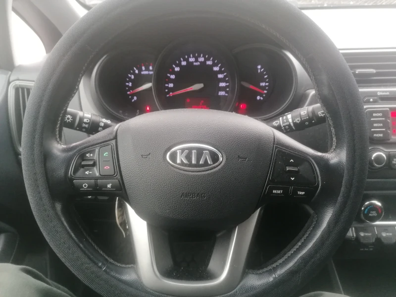 Kia Rio 1.4 CRDI, снимка 9 - Автомобили и джипове - 48714128