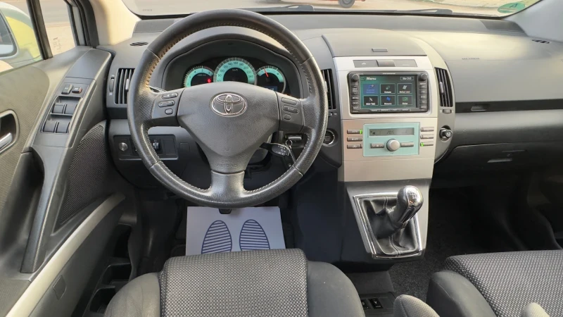 Toyota Corolla verso 7 МЕСТНА, снимка 9 - Автомобили и джипове - 51194488