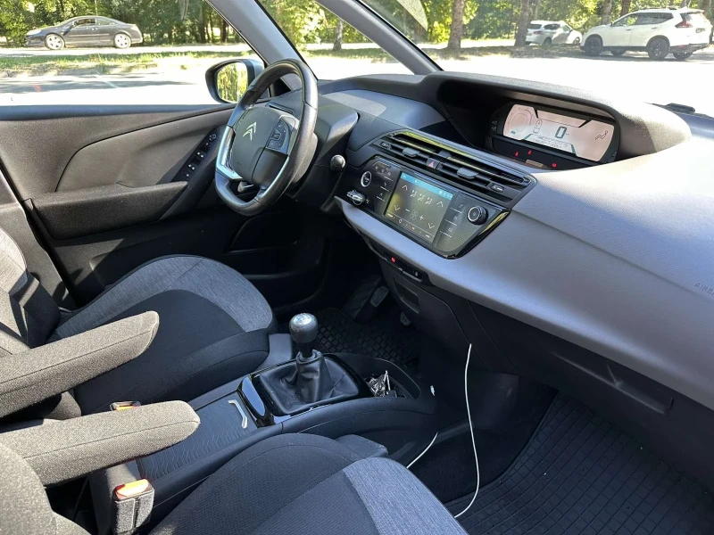 Citroen C4 Picasso 1.6 HDI Spacetourer, снимка 10 - Автомобили и джипове - 51786559
