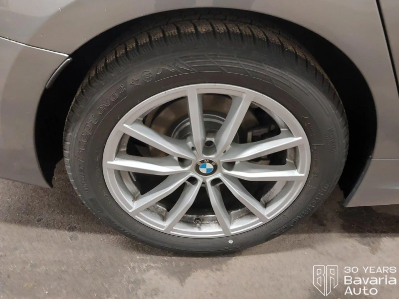 BMW 320 d M Sport Paket Sportautomatic, снимка 11 - Автомобили и джипове - 52726814