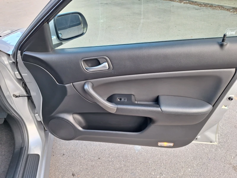 Honda Accord 2.2iCTDi Special!, снимка 11 - Автомобили и джипове - 52987999