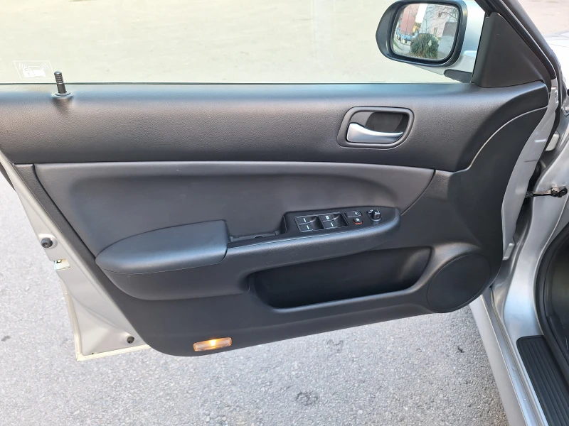 Honda Accord 2.2iCTDi Special!, снимка 3 - Автомобили и джипове - 52987999