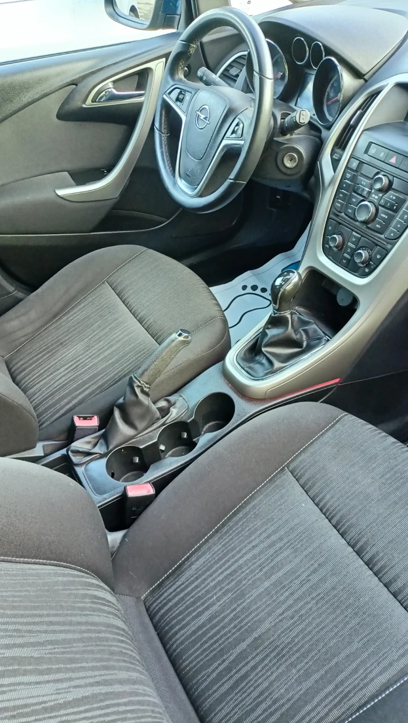 Opel Astra 1.7CDTI, снимка 13 - Автомобили и джипове - 53567095