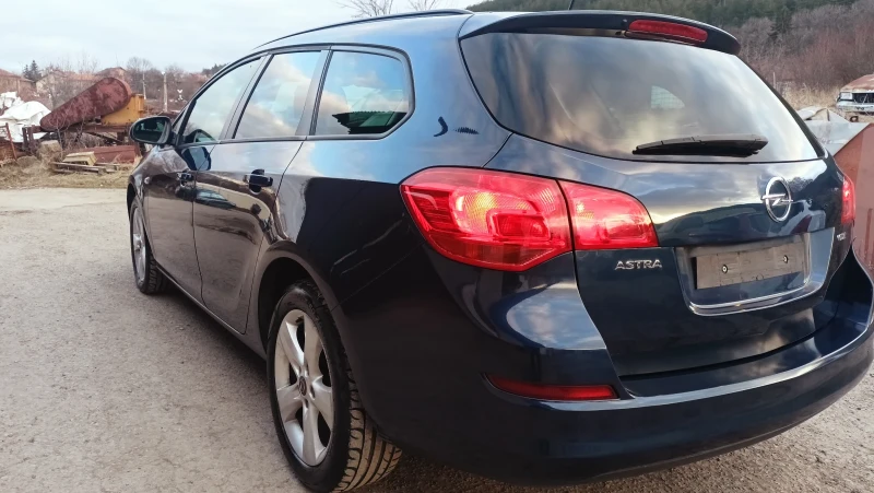 Opel Astra 1.7CDTI, снимка 8 - Автомобили и джипове - 53567095