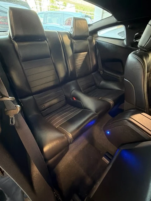 Ford Mustang 3.7 V6 * РЪЧКА * ПОДГРЕВ * 111К КМ * , снимка 14 - Автомобили и джипове - 55196624