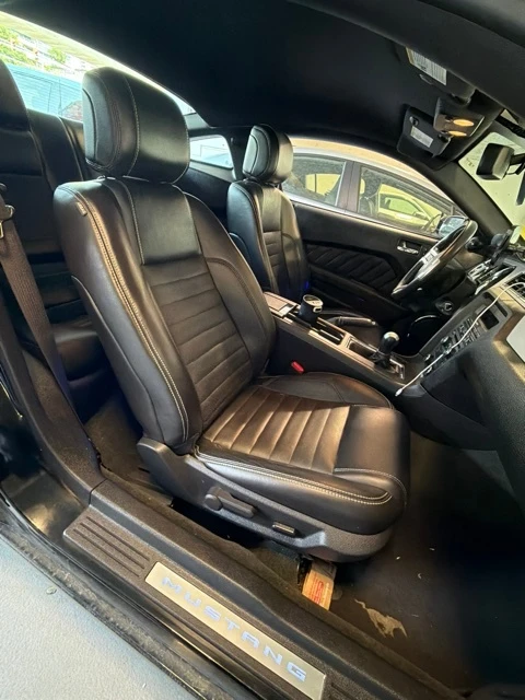 Ford Mustang 3.7 V6 * РЪЧКА * ПОДГРЕВ * 111К КМ * , снимка 13 - Автомобили и джипове - 55196624