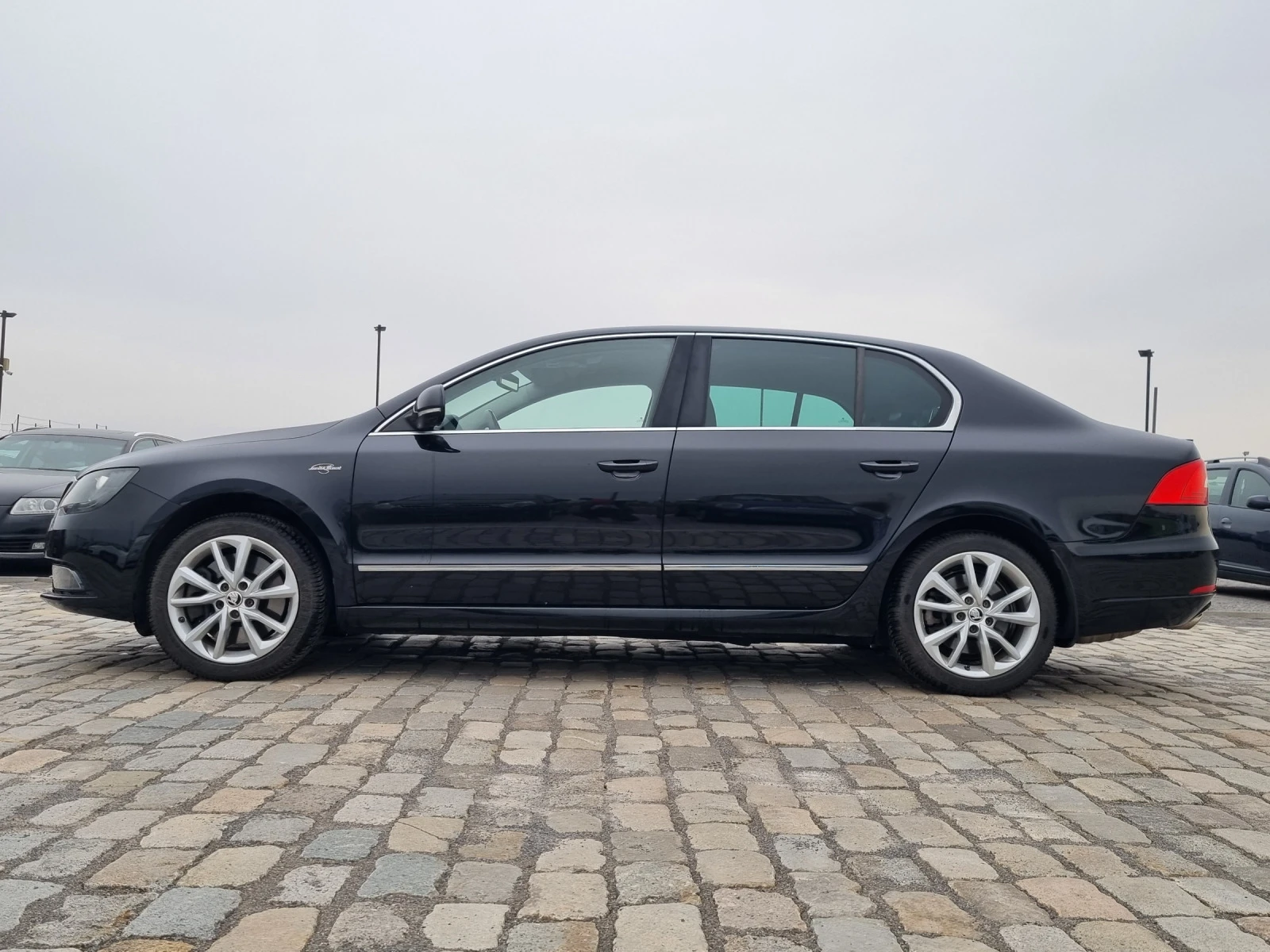 Skoda Superb 3.6 V6 4x4 Laurin & Klement - изображение 5