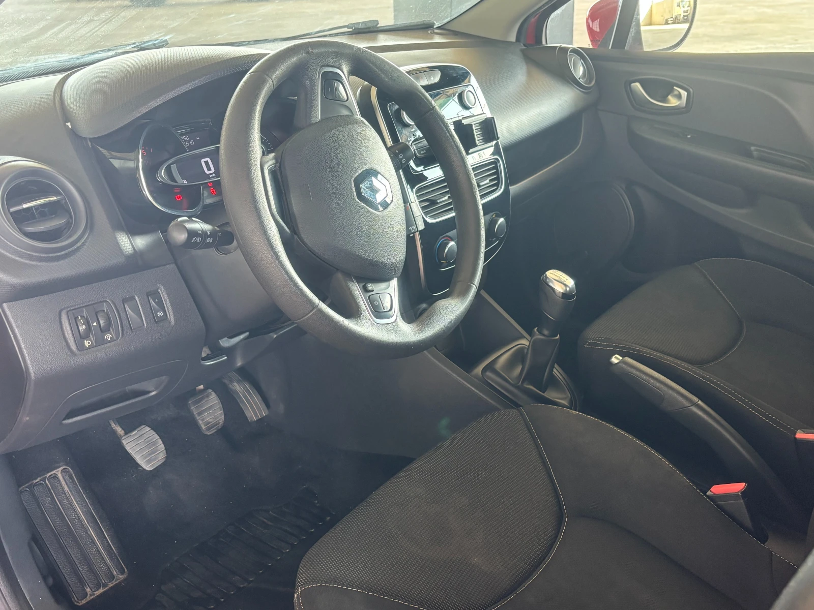 Renault Clio 1.5 dCi - изображение 9