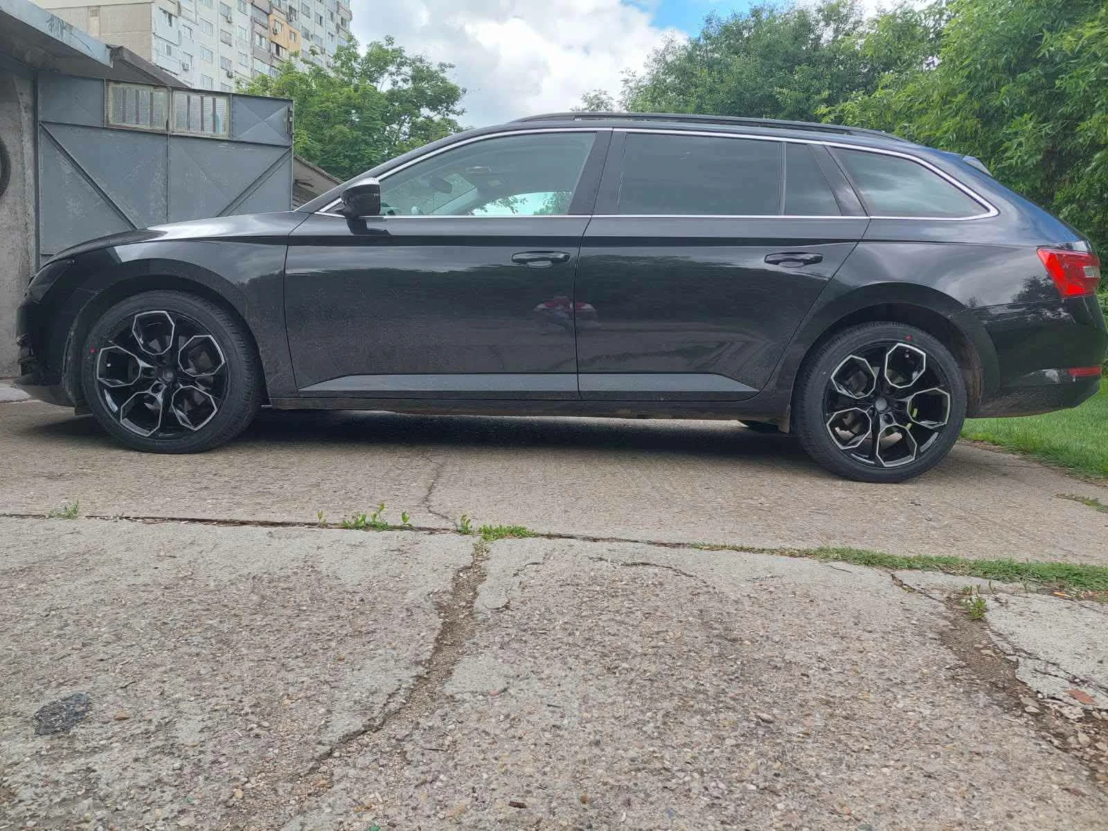 Skoda Superb, снимка 3 - Автомобили и джипове - 53585294