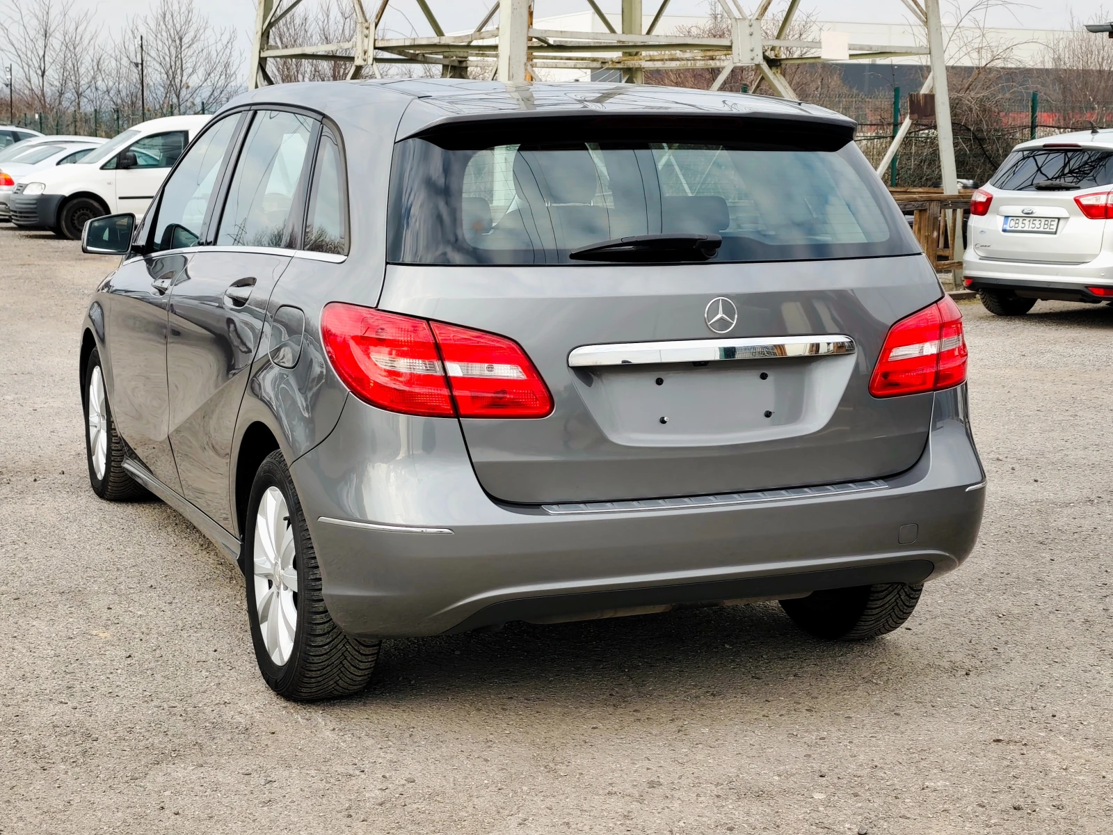 Mercedes-Benz B 180 i + Distronic+ Camera+ Navi+ Евро 6, снимка 6 - Автомобили и джипове - 53879861