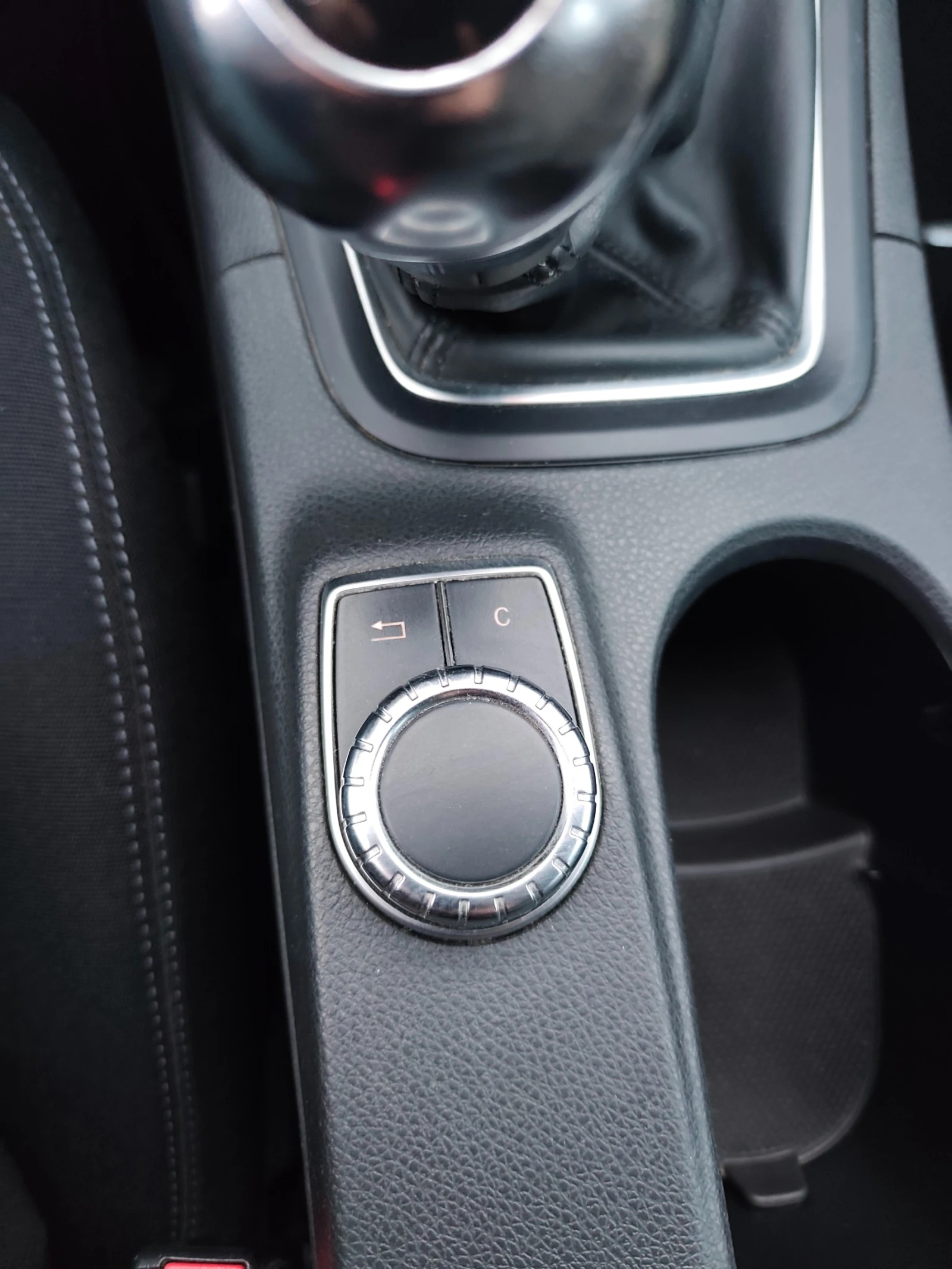 Mercedes-Benz B 180 i + Distronic+ Camera+ Navi+ Евро 6, снимка 15 - Автомобили и джипове - 53879861